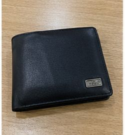 Dompet Hitam Lipat